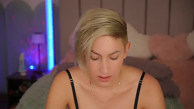 Snapshot of VickySecret96 chatting on October 14, 2025, 4:40 pm VickySecret96 online show from October 14, 2025, 4:40 pm