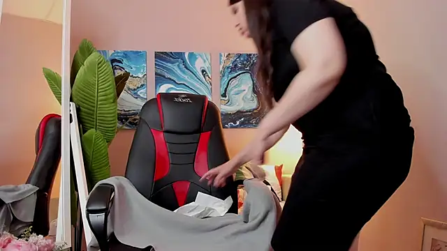 BattyMoll online show from March 20, 2025, 6:31 pm