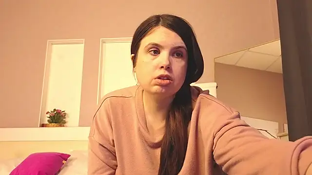 BattyMoll online show from February 5, 2025, 2:05 pm