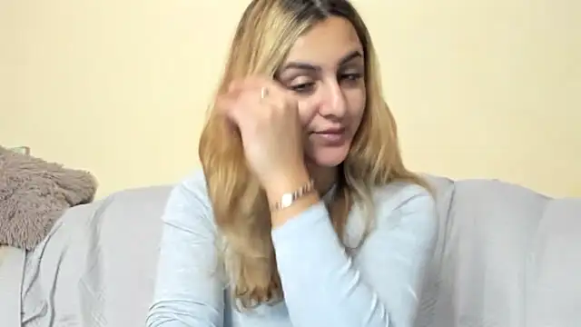 NicolePlay online show from February 13, 2026, 8:53 pm