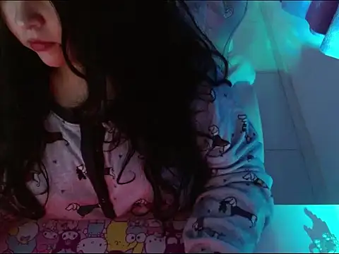 Snapshot of KittyK3 chatting on October 2, 2025, 3:43 am KittyK3 online show from October 2, 2025, 3:43 am