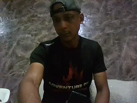 Snapshot of domigoodguy chatting on October 13, 2025, 5:36 pm domigoodguy online show from October 13, 2025, 5:36 pm