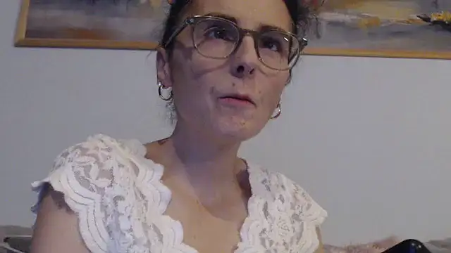 Snapshot of cleophee chatting on October 14, 2025, 5:41 am cleophee online show from October 14, 2025, 5:41 am