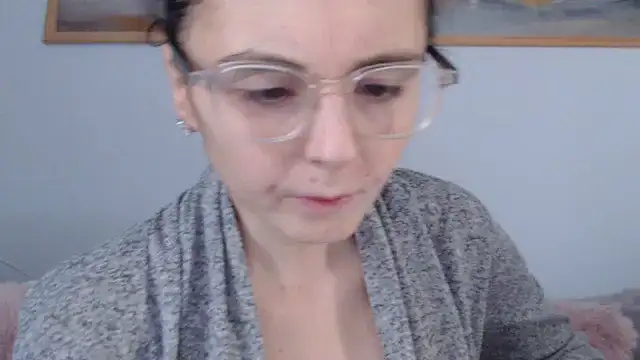 cleophee online show from April 17, 2026, 5:43 am