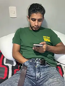 Snapshot of Darkdickhard chatting on October 17, 2025, 3:21 am Darkdickhard online show from October 17, 2025, 3:21 am