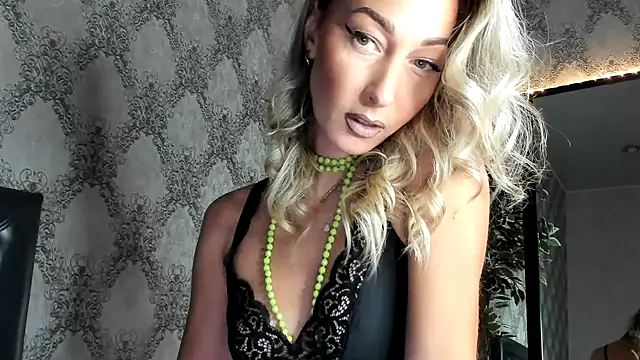 StarryHanna online show from February 24, 2025, 7:19 pm