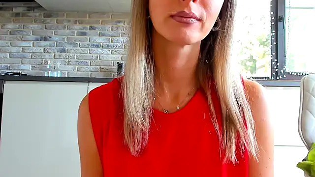 Snapshot of StarryHanna chatting on July 18, 2026, 8:12 am StarryHanna online show from July 18, 2026, 8:12 am