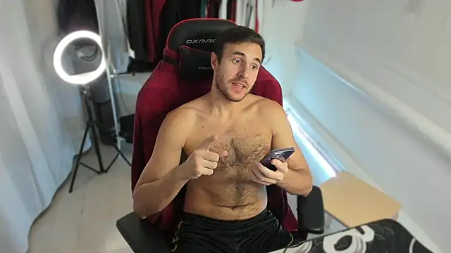 Raamoss online show from October 6, 2025, 7:36 pm