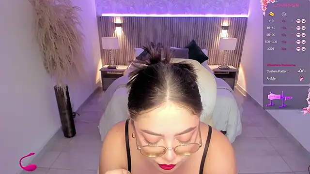 emmy walker online show from September 20, 2025, 11:04 am