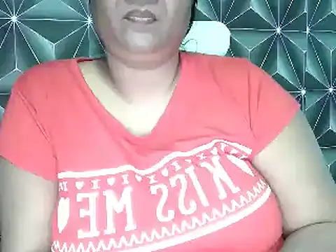 Snapshot of IndianDelia chatting on October 4, 2025, 6:20 pm IndianDelia online show from October 4, 2025, 6:20 pm