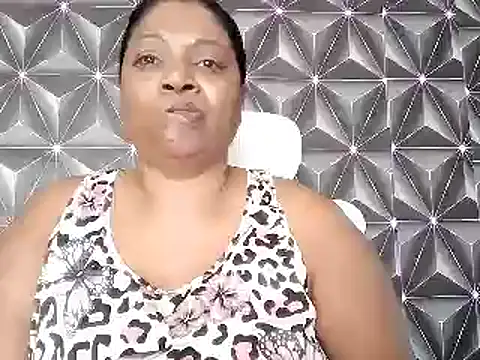 Snapshot of IndianDelia chatting on October 18, 2025, 8:16 am IndianDelia online show from October 18, 2025, 8:16 am