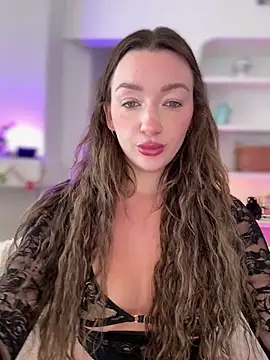 SerenaCloud online show from October 17, 2025, 9:27 pm