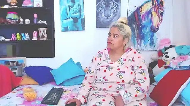 estrellita fugaz16x online show from February 7, 2025, 3:34 am