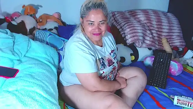 Snapshot of estrellita_fugaz16x chatting on June 5, 2026, 3:00 am estrellita fugaz16x online show from June 5, 2026, 3:00 am