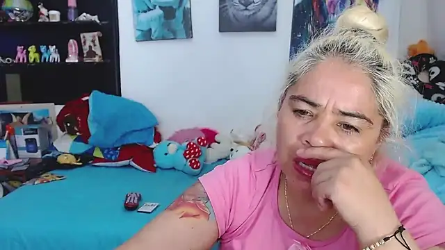 estrellita fugaz16x online show from January 29, 2025, 2:40 am
