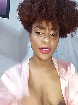 thaimy  online show from December 1, 2025, 2:56 am