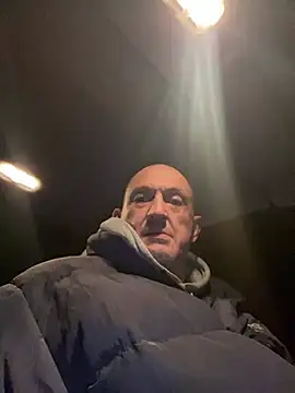 Snapshot of Vlad200472 chatting on February 20, 2025, 7:52 pm Vlad200472 online show from February 20, 2025, 7:52 pm