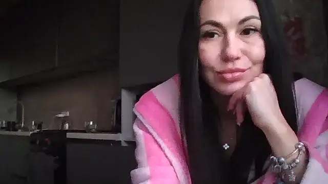 Snapshot of JulianaGold1 chatting on March 5, 2025, 4:13 pm JulianaGold1 online show from March 5, 2025, 4:13 pm