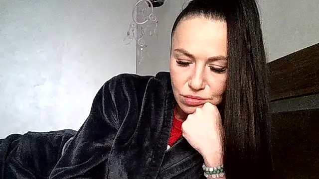 JulianaGold1 online show from March 17, 2026, 9:34 am
