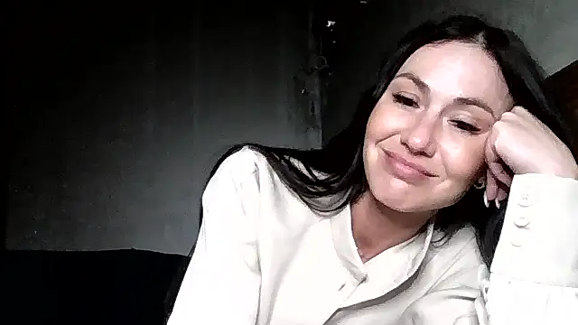 JulianaGold1 online show from May 21, 2026, 6:38 pm