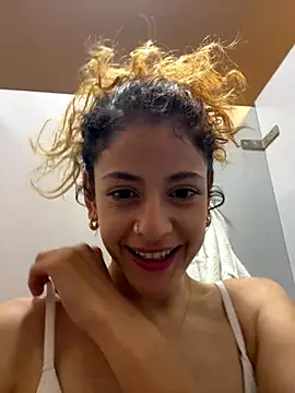 Snapshot of alana15 chatting on November 2, 2025, 2:22 pm alana15 online show from November 2, 2025, 2:22 pm