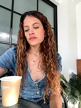 Snapshot of alana15 chatting on October 20, 2025, 9:26 pm alana15 online show from October 20, 2025, 9:26 pm