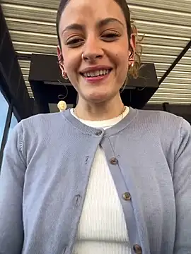 Snapshot of alana15 chatting on October 2, 2025, 9:18 pm alana15 online show from October 2, 2025, 9:18 pm