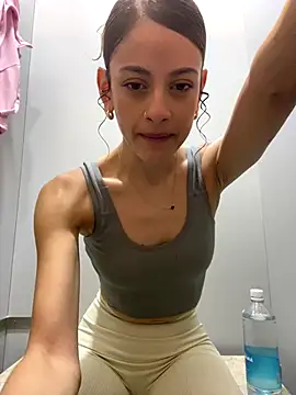 Snapshot of alana15 chatting on October 12, 2025, 2:07 pm alana15 online show from October 12, 2025, 2:07 pm