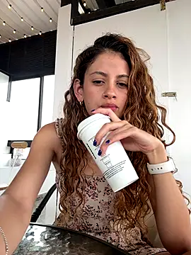 Snapshot of alana15 chatting on September 28, 2025, 5:20 pm alana15 online show from September 28, 2025, 5:20 pm