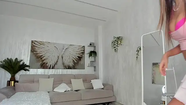 TiffanyHouston  online show from February 7, 2026, 7:27 am