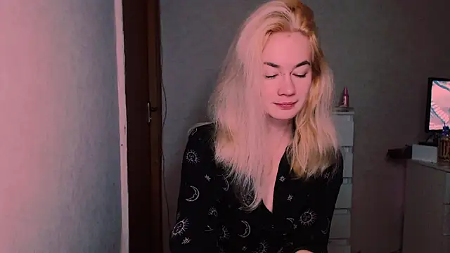 Snapshot of xxxcharismaaa chatting on October 6, 2025, 5:19 am xxxcharismaaa online show from October 6, 2025, 5:19 am