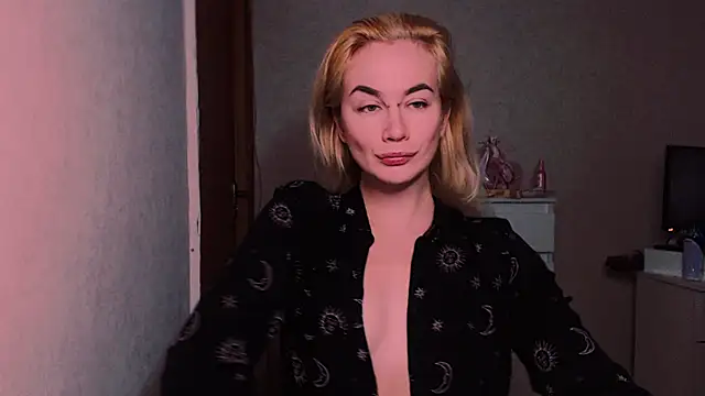 Snapshot of xxxcharismaaa chatting on October 7, 2025, 7:42 am xxxcharismaaa online show from October 7, 2025, 7:42 am