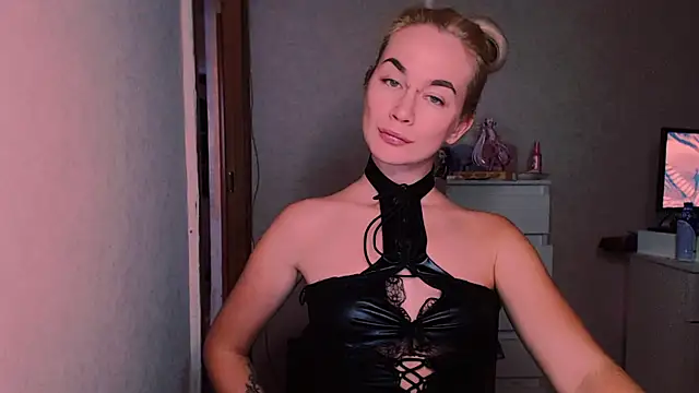 Snapshot of xxxcharismaaa chatting on October 6, 2025, 7:36 pm xxxcharismaaa online show from October 6, 2025, 7:36 pm