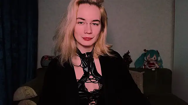 xxxcharismaaa online show from February 17, 2025, 3:47 am