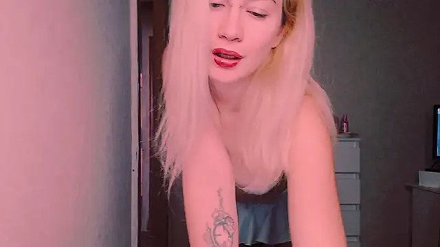 Snapshot of xxxcharismaaa chatting on October 29, 2025, 6:56 am xxxcharismaaa online show from October 29, 2025, 6:56 am