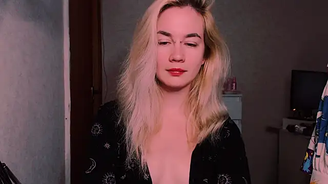 Snapshot of xxxcharismaaa chatting on September 19, 2025, 5:55 am xxxcharismaaa online show from September 19, 2025, 5:55 am