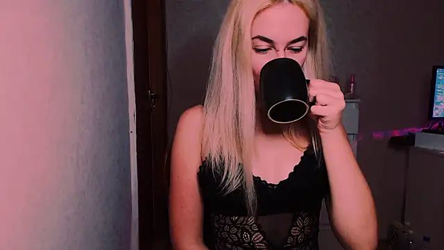 Snapshot of xxxcharismaaa chatting on October 21, 2025, 7:13 pm xxxcharismaaa online show from October 21, 2025, 7:13 pm