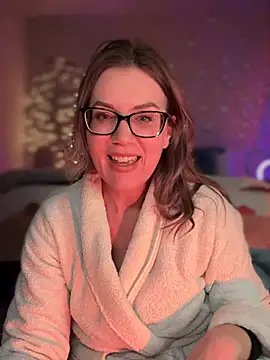 MaiseKnox online show from January 24, 2025, 3:43 am