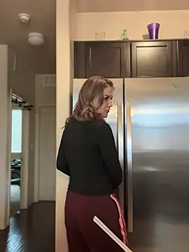MaiseKnox online show from February 17, 2025, 11:22 pm