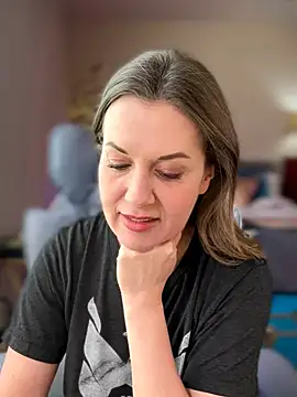 MaiseKnox online show from March 22, 2026, 6:20 pm