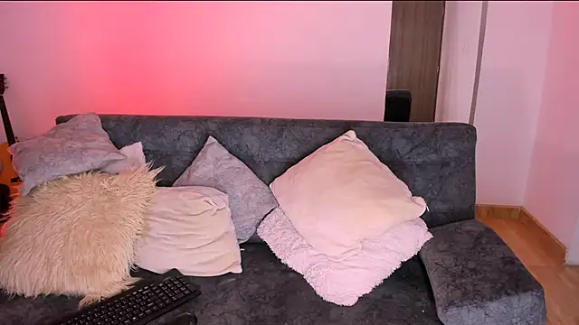 angiebutt online show from November 30, 2025, 3:18 am