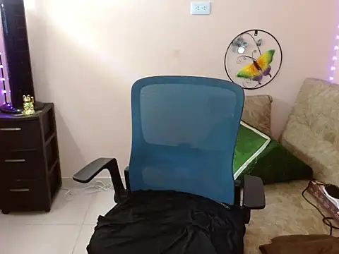 miss tinnymafe online show from March 13, 2026, 3:00 am