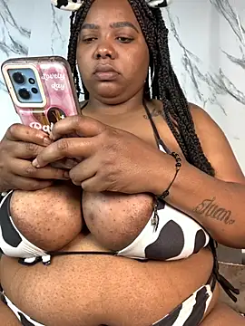 Snapshot of angelGgold chatting on October 1, 2025, 12:09 pm angelGgold online show from October 1, 2025, 12:09 pm