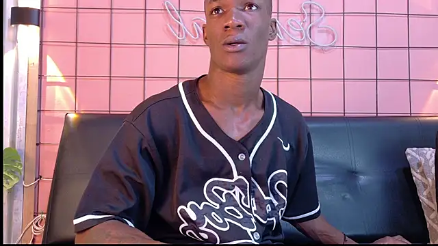 Snapshot of martin_killer chatting on October 22, 2025, 1:05 am martin killer online show from October 22, 2025, 1:05 am