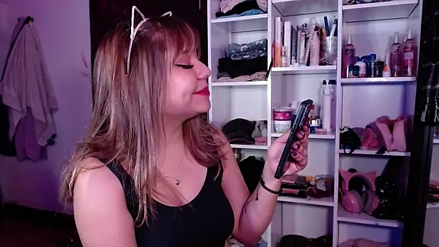 Snapshot of lil_daisy7 chatting on December 12, 2024, 7:30 am lil daisy7 online show from December 12, 2024, 7:30 am