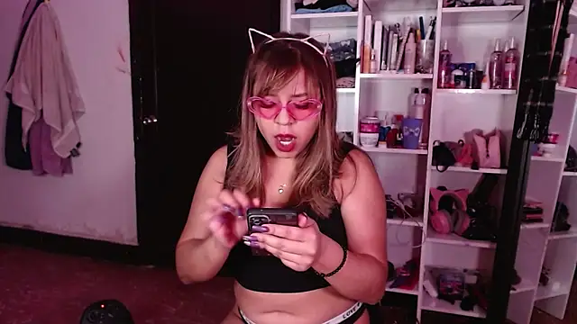 Snapshot of lil_daisy7 chatting on December 12, 2024, 12:48 am lil daisy7 online show from December 12, 2024, 12:48 am