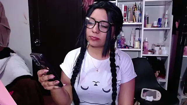 Snapshot of lil_daisy7 chatting on February 1, 2025, 4:03 am lil daisy7 online show from February 1, 2025, 4:03 am