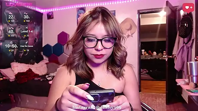 lil daisy7 online show from November 7, 2025, 4:28 am