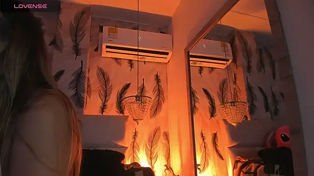 Snapshot of Vivi_prinncess chatting on September 23, 2025, 10:39 pm Vivi prinncess online show from September 23, 2025, 10:39 pm