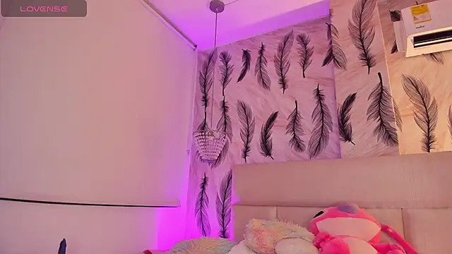 Snapshot of Vivi_prinncess chatting on February 17, 2026, 12:19 am Vivi prinncess online show from February 17, 2026, 12:19 am